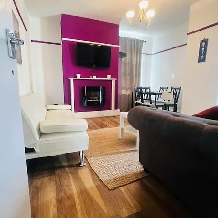 Ferienwohnung Entire 2 Bed Flat In London